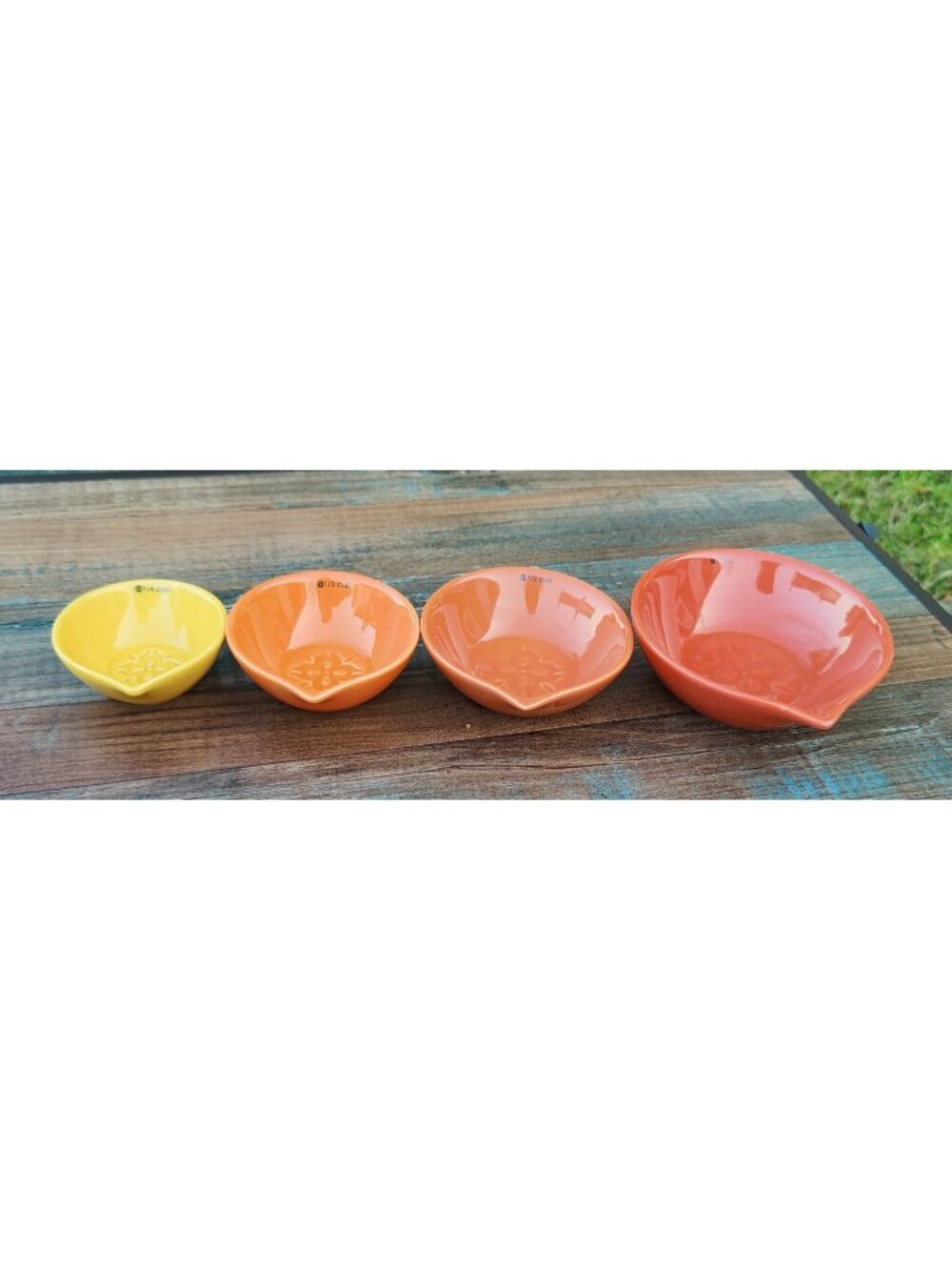 Farmhouse CHANTAL Nesting Gradient Pour Spout Stacking Bowl Measuring Cup 1,½⅓¼